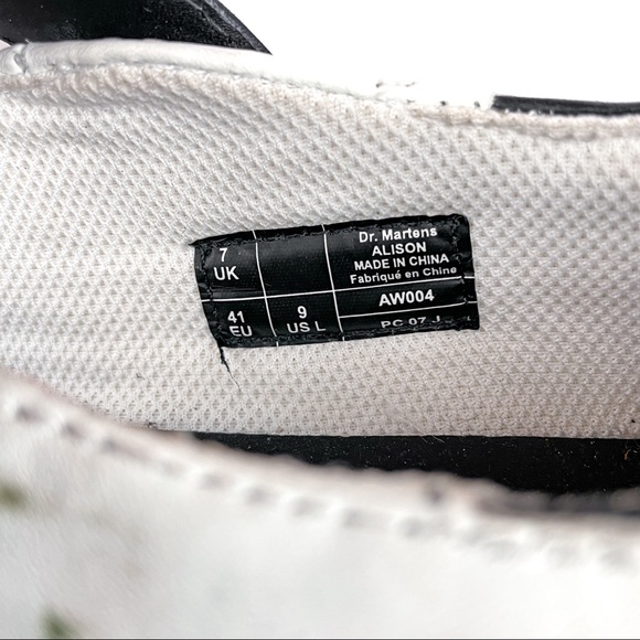 𝐬𝐨𝐥𝐝 - Picture 9 of 10